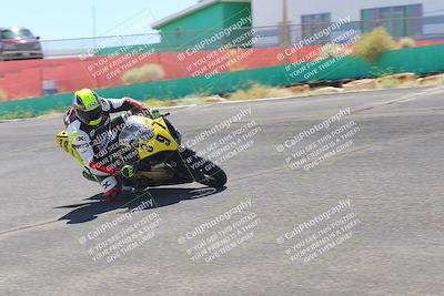 media/Jun-05-2022-WERA (Sun) [[64b01df28d]]/Race 14 B superstock expert and novice/